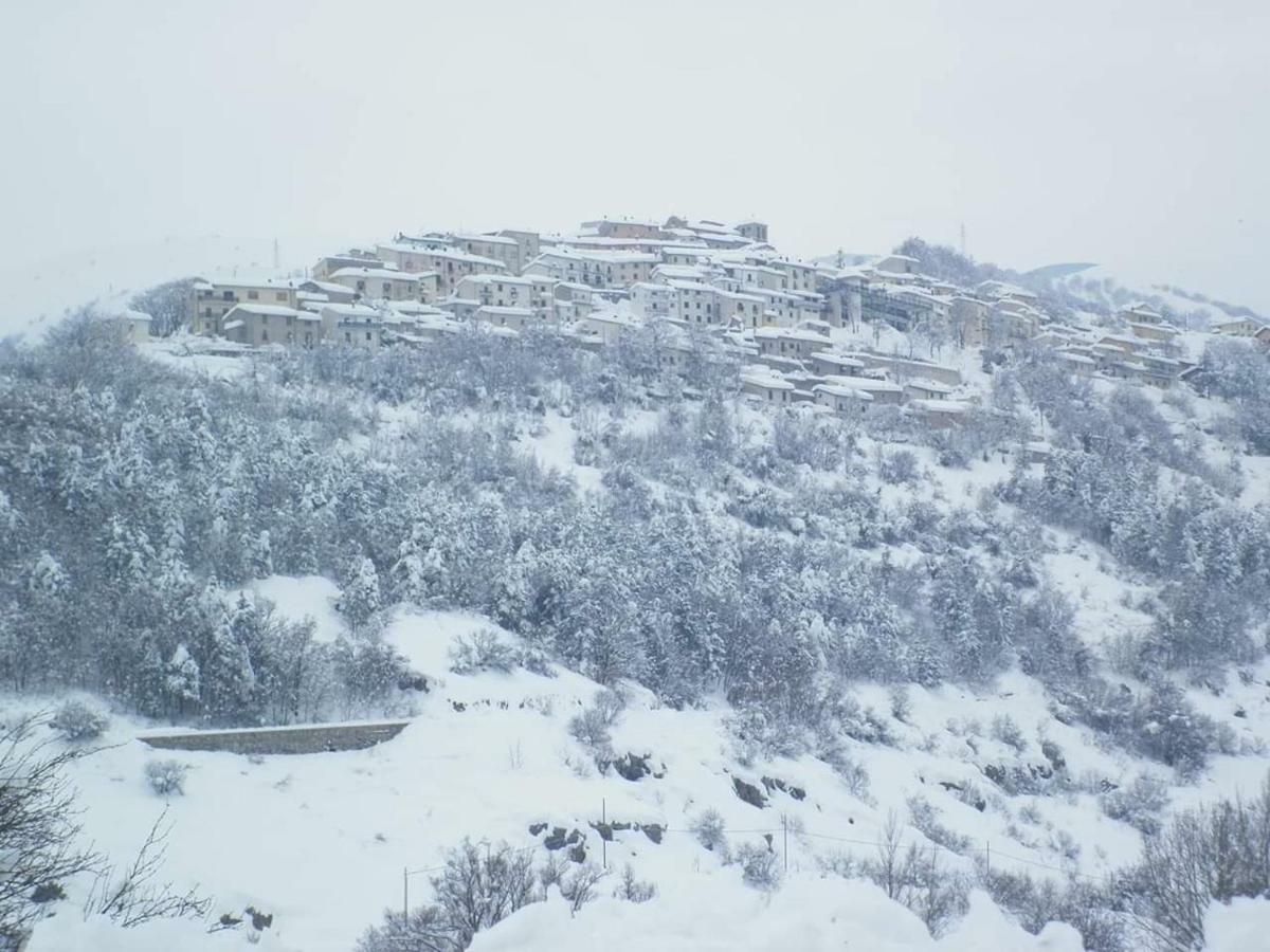 Villa Don Pasquale Scontrone House Exterior foto